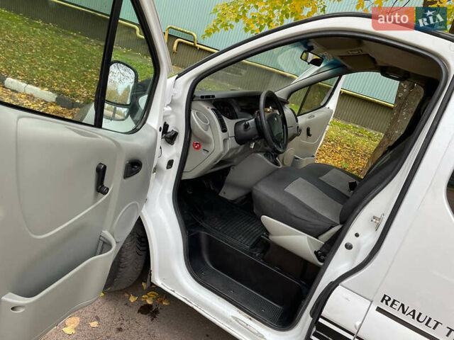 Белый Рено Трафик, объемом двигателя 1.87 л и пробегом 380 тыс. км за 6400 $, фото 40 на Automoto.ua