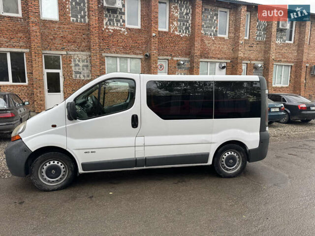 Білий Рено Трафік, об'ємом двигуна 1.9 л та пробігом 248 тис. км за 4800 $, фото 2 на Automoto.ua