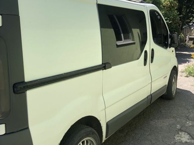 Белый Рено Трафик, объемом двигателя 1.9 л и пробегом 1 тыс. км за 6000 $, фото 1 на Automoto.ua