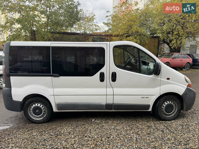 Білий Рено Трафік, об'ємом двигуна 1.9 л та пробігом 248 тис. км за 4800 $, фото 4 на Automoto.ua