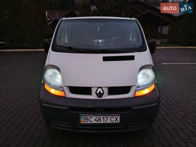 Белый Рено Трафик, объемом двигателя 1.87 л и пробегом 317 тыс. км за 6000 $, фото 32 на Automoto.ua