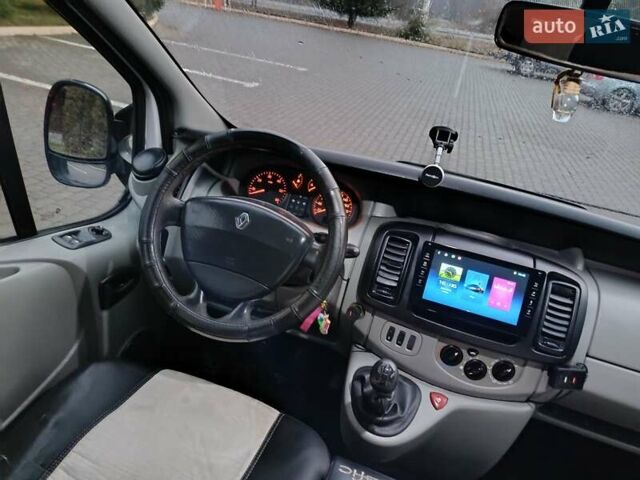 Белый Рено Трафик, объемом двигателя 1.87 л и пробегом 317 тыс. км за 6000 $, фото 44 на Automoto.ua