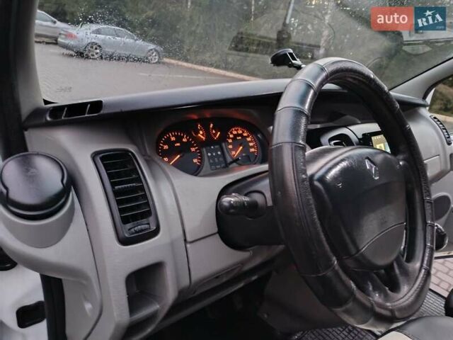 Белый Рено Трафик, объемом двигателя 1.87 л и пробегом 317 тыс. км за 6000 $, фото 39 на Automoto.ua