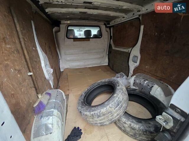 Белый Рено Трафик, объемом двигателя 1.9 л и пробегом 682 тыс. км за 4999 $, фото 2 на Automoto.ua