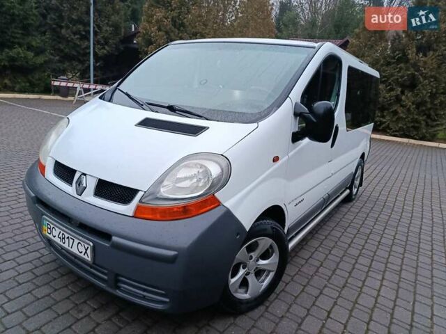 Белый Рено Трафик, объемом двигателя 1.87 л и пробегом 317 тыс. км за 6000 $, фото 1 на Automoto.ua