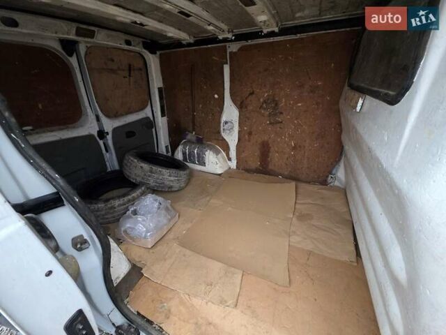 Белый Рено Трафик, объемом двигателя 1.9 л и пробегом 682 тыс. км за 4999 $, фото 23 на Automoto.ua