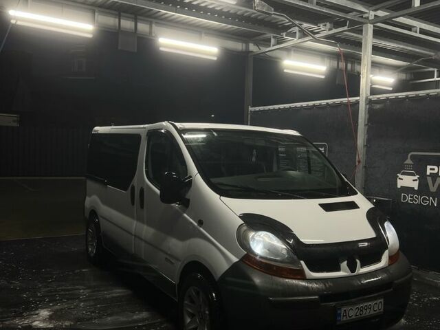 Белый Рено Трафик, объемом двигателя 1.9 л и пробегом 350 тыс. км за 5800 $, фото 2 на Automoto.ua