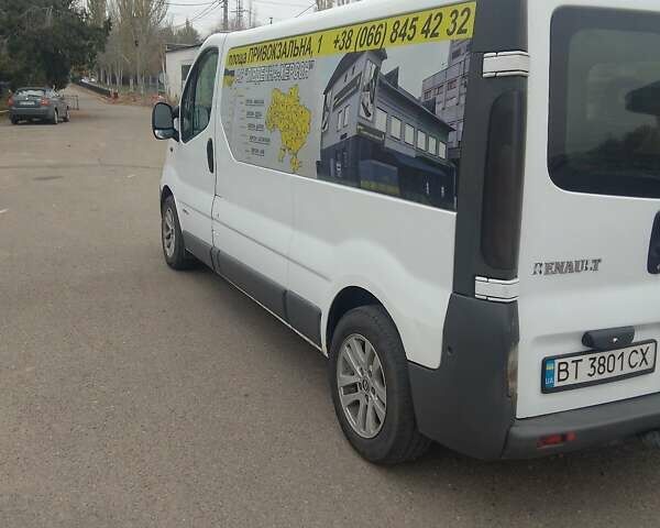 Белый Рено Трафик, объемом двигателя 1.87 л и пробегом 394 тыс. км за 6200 $, фото 1 на Automoto.ua