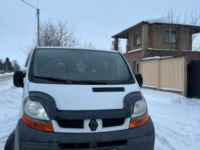 Белый Рено Трафик, объемом двигателя 1.9 л и пробегом 351 тыс. км за 5400 $, фото 3 на Automoto.ua