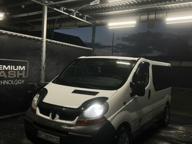 Белый Рено Трафик, объемом двигателя 1.9 л и пробегом 350 тыс. км за 5800 $, фото 1 на Automoto.ua