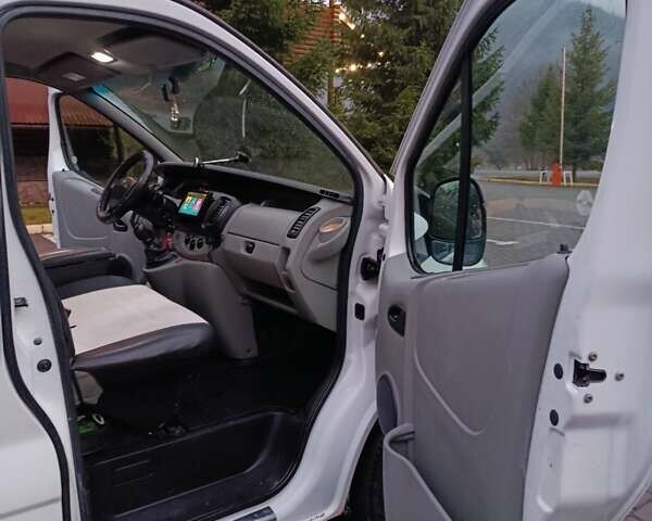 Белый Рено Трафик, объемом двигателя 1.87 л и пробегом 317 тыс. км за 6000 $, фото 34 на Automoto.ua