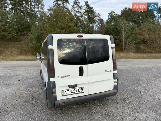 Белый Рено Трафик, объемом двигателя 1.9 л и пробегом 241 тыс. км за 5100 $, фото 4 на Automoto.ua