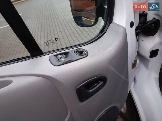 Белый Рено Трафик, объемом двигателя 1.87 л и пробегом 317 тыс. км за 6000 $, фото 35 на Automoto.ua