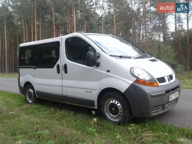 Белый Рено Трафик, объемом двигателя 1.9 л и пробегом 300 тыс. км за 5800 $, фото 7 на Automoto.ua