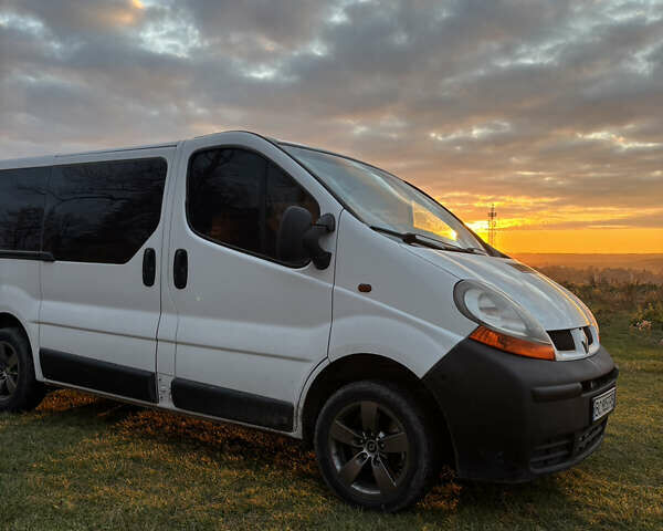 Белый Рено Трафик, объемом двигателя 1.87 л и пробегом 490 тыс. км за 7200 $, фото 5 на Automoto.ua