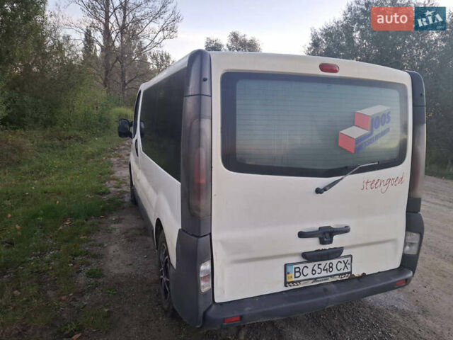 Белый Рено Трафик, объемом двигателя 1.87 л и пробегом 460 тыс. км за 5900 $, фото 4 на Automoto.ua