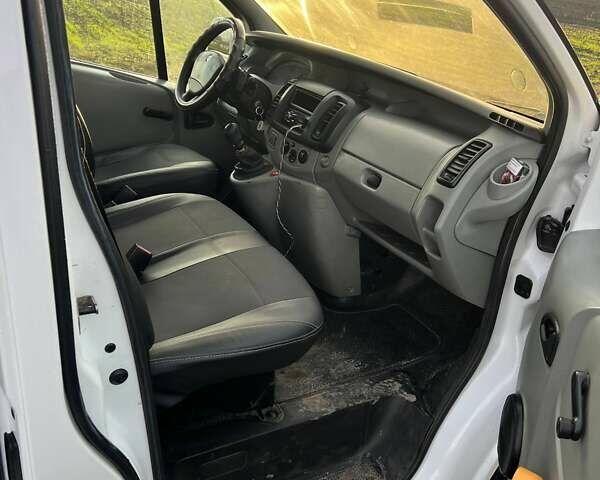 Белый Рено Трафик, объемом двигателя 1.87 л и пробегом 373 тыс. км за 5700 $, фото 8 на Automoto.ua