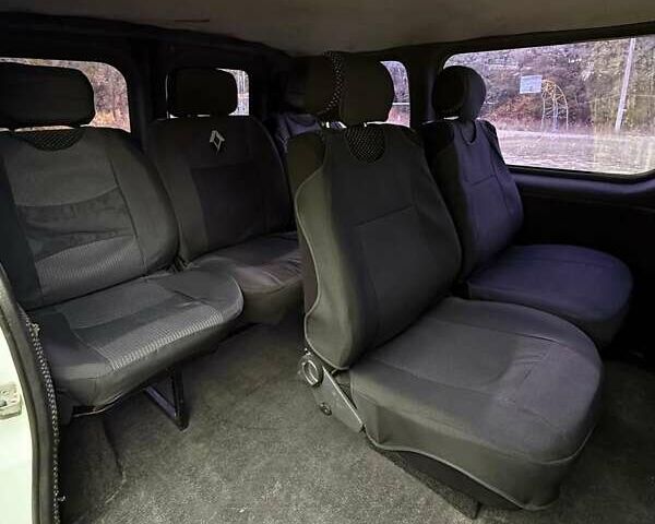 Белый Рено Трафик, объемом двигателя 1.9 л и пробегом 397 тыс. км за 8000 $, фото 15 на Automoto.ua