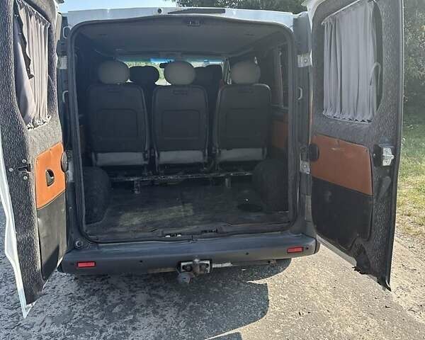 Белый Рено Трафик, объемом двигателя 1.9 л и пробегом 300 тыс. км за 6000 $, фото 3 на Automoto.ua