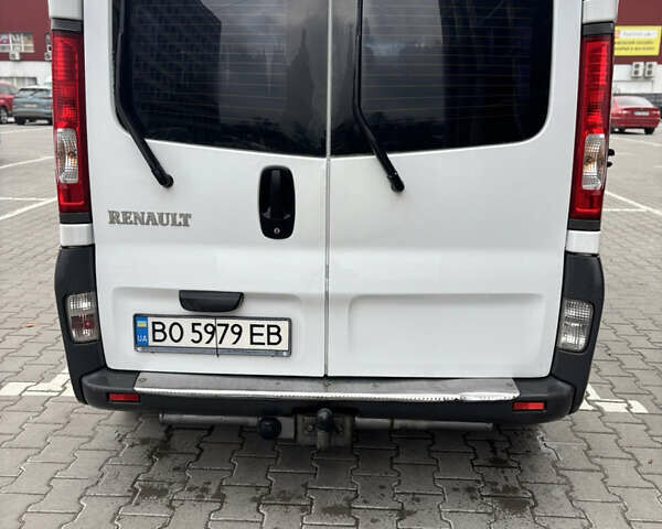 Белый Рено Трафик, объемом двигателя 1.9 л и пробегом 312 тыс. км за 7550 $, фото 13 на Automoto.ua