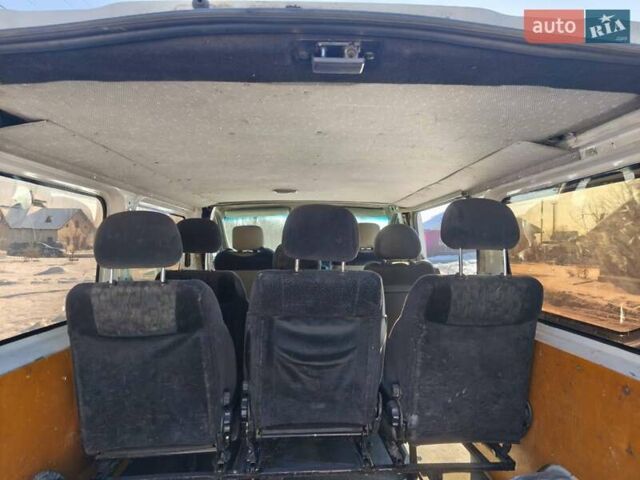 Белый Рено Трафик, объемом двигателя 1.9 л и пробегом 370 тыс. км за 6950 $, фото 13 на Automoto.ua