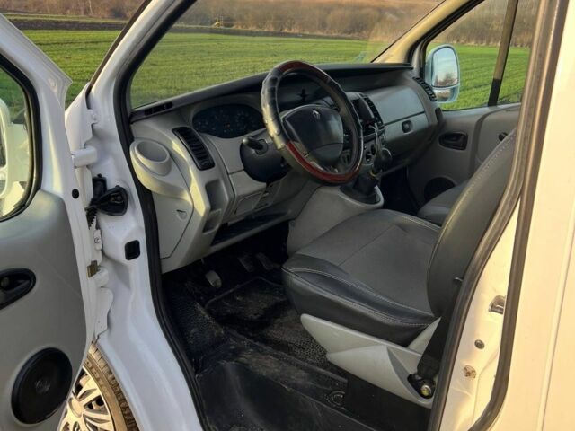 Білий Рено Трафік, об'ємом двигуна 1.9 л та пробігом 373 тис. км за 5700 $, фото 4 на Automoto.ua