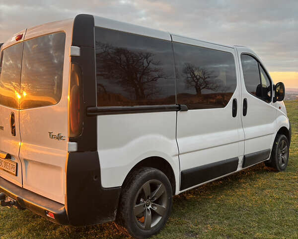 Белый Рено Трафик, объемом двигателя 1.87 л и пробегом 490 тыс. км за 7200 $, фото 4 на Automoto.ua