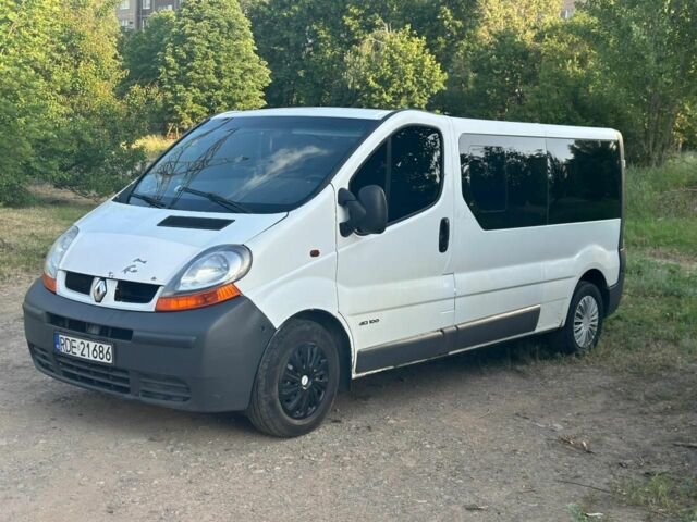 Белый Рено Трафик, объемом двигателя 0 л и пробегом 280 тыс. км за 4050 $, фото 4 на Automoto.ua