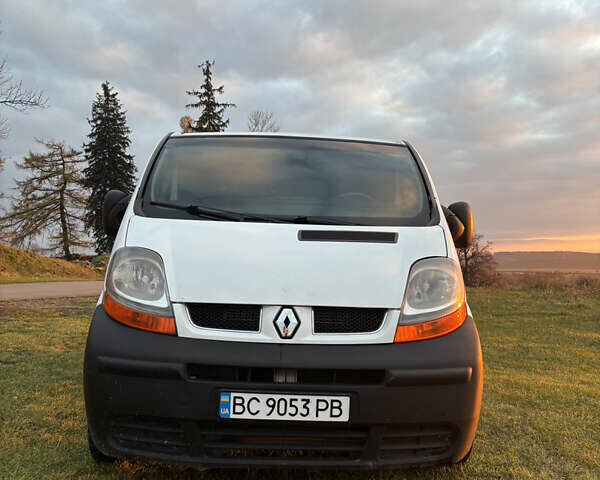 Белый Рено Трафик, объемом двигателя 1.87 л и пробегом 490 тыс. км за 7200 $, фото 6 на Automoto.ua