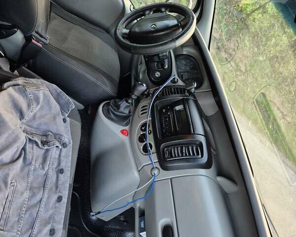 Білий Рено Трафік, об'ємом двигуна 1.87 л та пробігом 500 тис. км за 5300 $, фото 7 на Automoto.ua