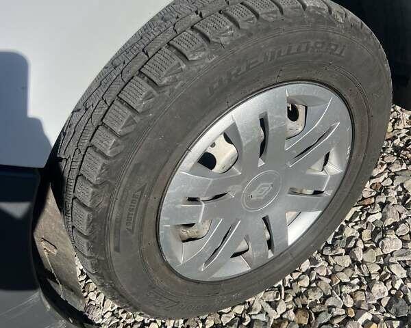 Белый Рено Трафик, объемом двигателя 1.87 л и пробегом 430 тыс. км за 6800 $, фото 5 на Automoto.ua