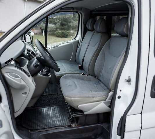 Білий Рено Трафік, об'ємом двигуна 1.87 л та пробігом 301 тис. км за 7700 $, фото 11 на Automoto.ua