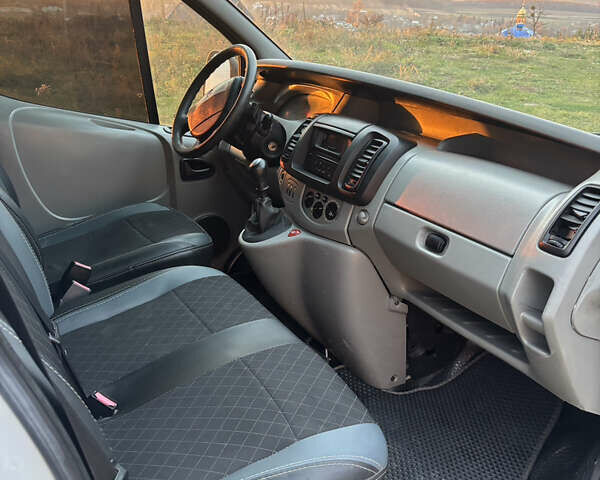 Белый Рено Трафик, объемом двигателя 1.87 л и пробегом 490 тыс. км за 7200 $, фото 10 на Automoto.ua