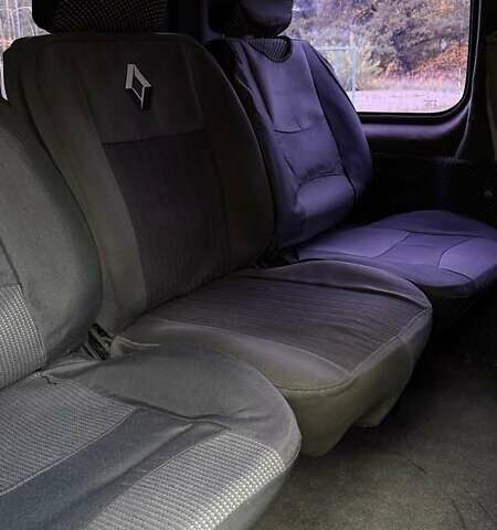 Белый Рено Трафик, объемом двигателя 1.9 л и пробегом 397 тыс. км за 8000 $, фото 13 на Automoto.ua