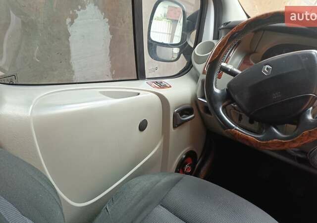 Білий Рено Трафік, об'ємом двигуна 1.87 л та пробігом 205 тис. км за 7100 $, фото 13 на Automoto.ua