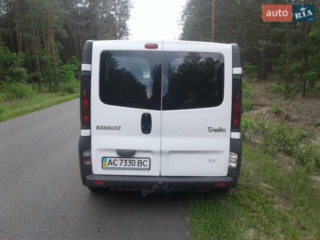 Белый Рено Трафик, объемом двигателя 1.9 л и пробегом 300 тыс. км за 5800 $, фото 4 на Automoto.ua