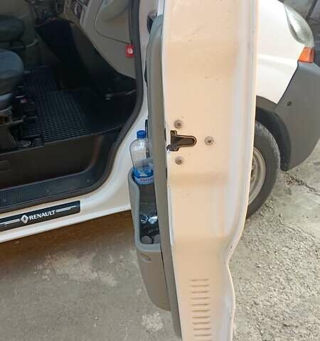 Білий Рено Трафік, об'ємом двигуна 1.87 л та пробігом 205 тис. км за 7100 $, фото 19 на Automoto.ua