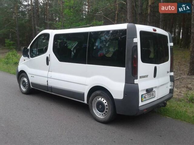 Белый Рено Трафик, объемом двигателя 1.9 л и пробегом 300 тыс. км за 5800 $, фото 3 на Automoto.ua
