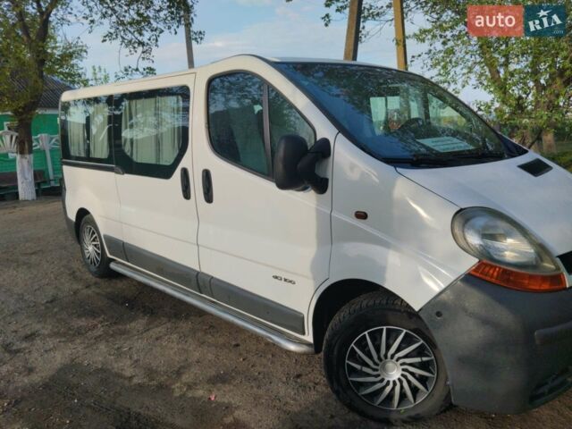 Белый Рено Трафик, объемом двигателя 1.9 л и пробегом 290 тыс. км за 8200 $, фото 5 на Automoto.ua