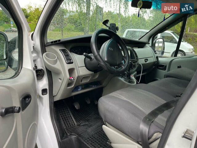 Белый Рено Трафик, объемом двигателя 1.87 л и пробегом 408 тыс. км за 7200 $, фото 2 на Automoto.ua