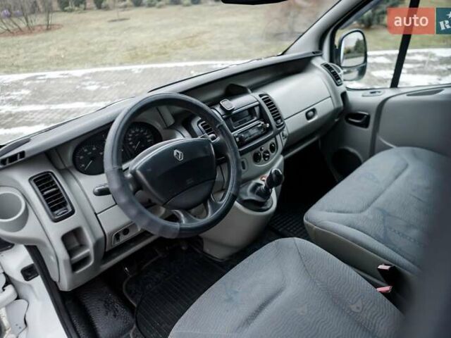 Білий Рено Трафік, об'ємом двигуна 1.87 л та пробігом 301 тис. км за 7700 $, фото 9 на Automoto.ua