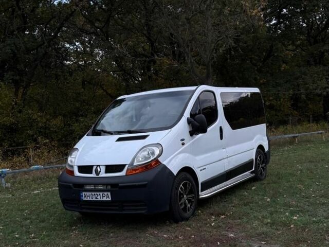 Белый Рено Трафик, объемом двигателя 1.9 л и пробегом 397 тыс. км за 8000 $, фото 20 на Automoto.ua