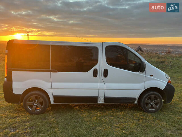 Белый Рено Трафик, объемом двигателя 1.87 л и пробегом 490 тыс. км за 7200 $, фото 9 на Automoto.ua