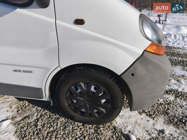 Белый Рено Трафик, объемом двигателя 1.9 л и пробегом 370 тыс. км за 6950 $, фото 6 на Automoto.ua