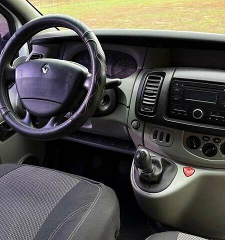 Белый Рено Трафик, объемом двигателя 1.9 л и пробегом 397 тыс. км за 8000 $, фото 9 на Automoto.ua