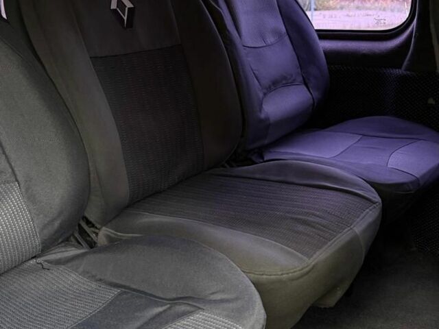 Белый Рено Трафик, объемом двигателя 1.9 л и пробегом 397 тыс. км за 8000 $, фото 14 на Automoto.ua