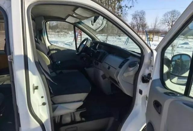 Белый Рено Трафик, объемом двигателя 1.9 л и пробегом 277 тыс. км за 3762 $, фото 6 на Automoto.ua