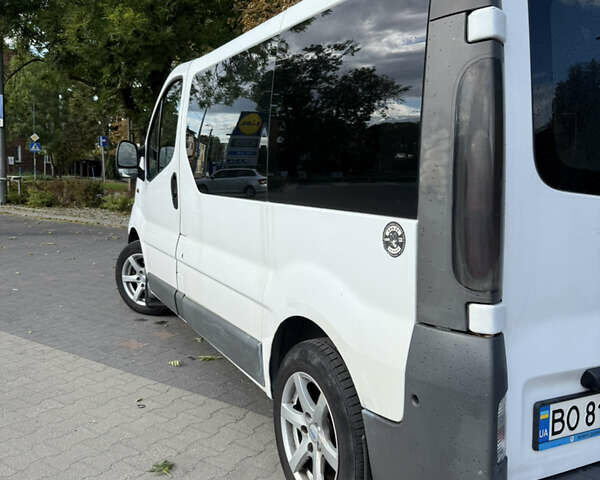 Белый Рено Трафик, объемом двигателя 1.87 л и пробегом 350 тыс. км за 5300 $, фото 4 на Automoto.ua