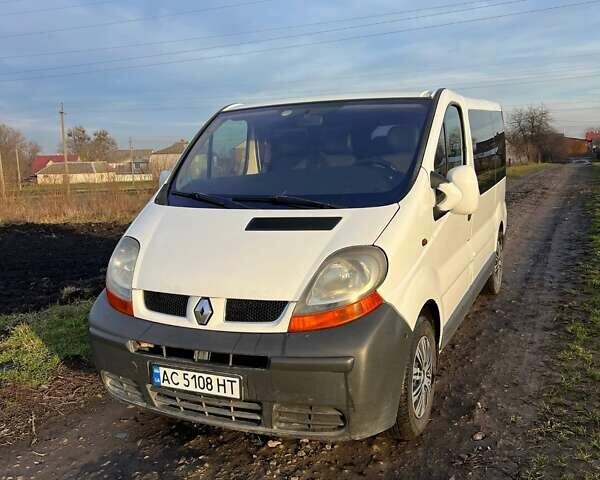 Белый Рено Трафик, объемом двигателя 1.87 л и пробегом 373 тыс. км за 5700 $, фото 1 на Automoto.ua