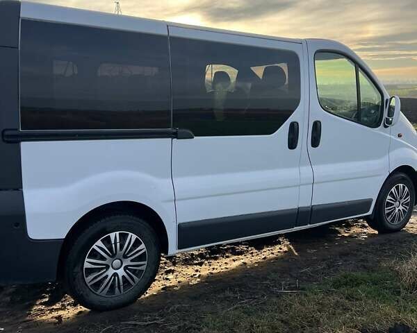 Белый Рено Трафик, объемом двигателя 1.87 л и пробегом 373 тыс. км за 5700 $, фото 3 на Automoto.ua